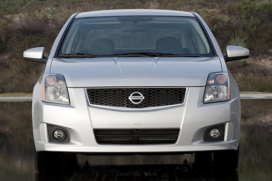  Nissan Sentra SR 2009 года  (фото 8 из 34)